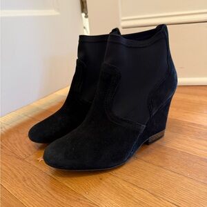 Chic Tory Burch Black Suede Ankle Boots